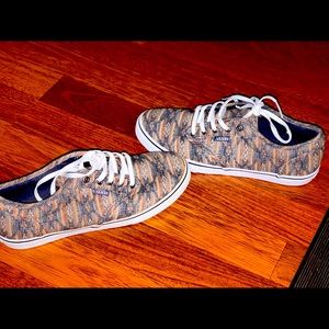 Tribal print lace up Vans